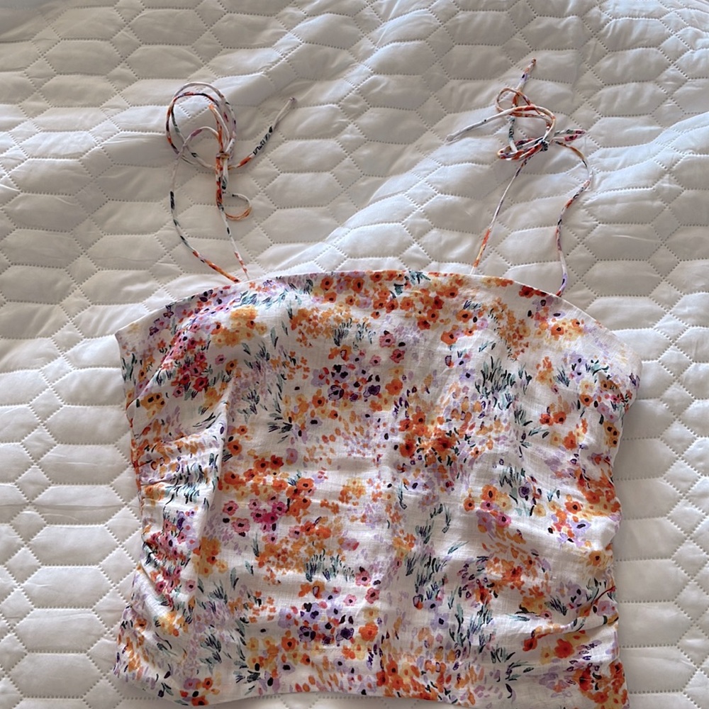 H&M flowered linen crop top Tie at shoulder size medium 13 inches long